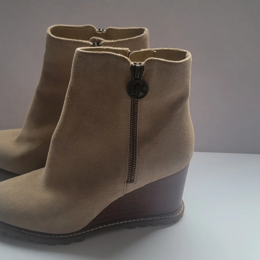 Michael Kors Beige Suede Wedge Ankle Boots - Picture 4 of 7